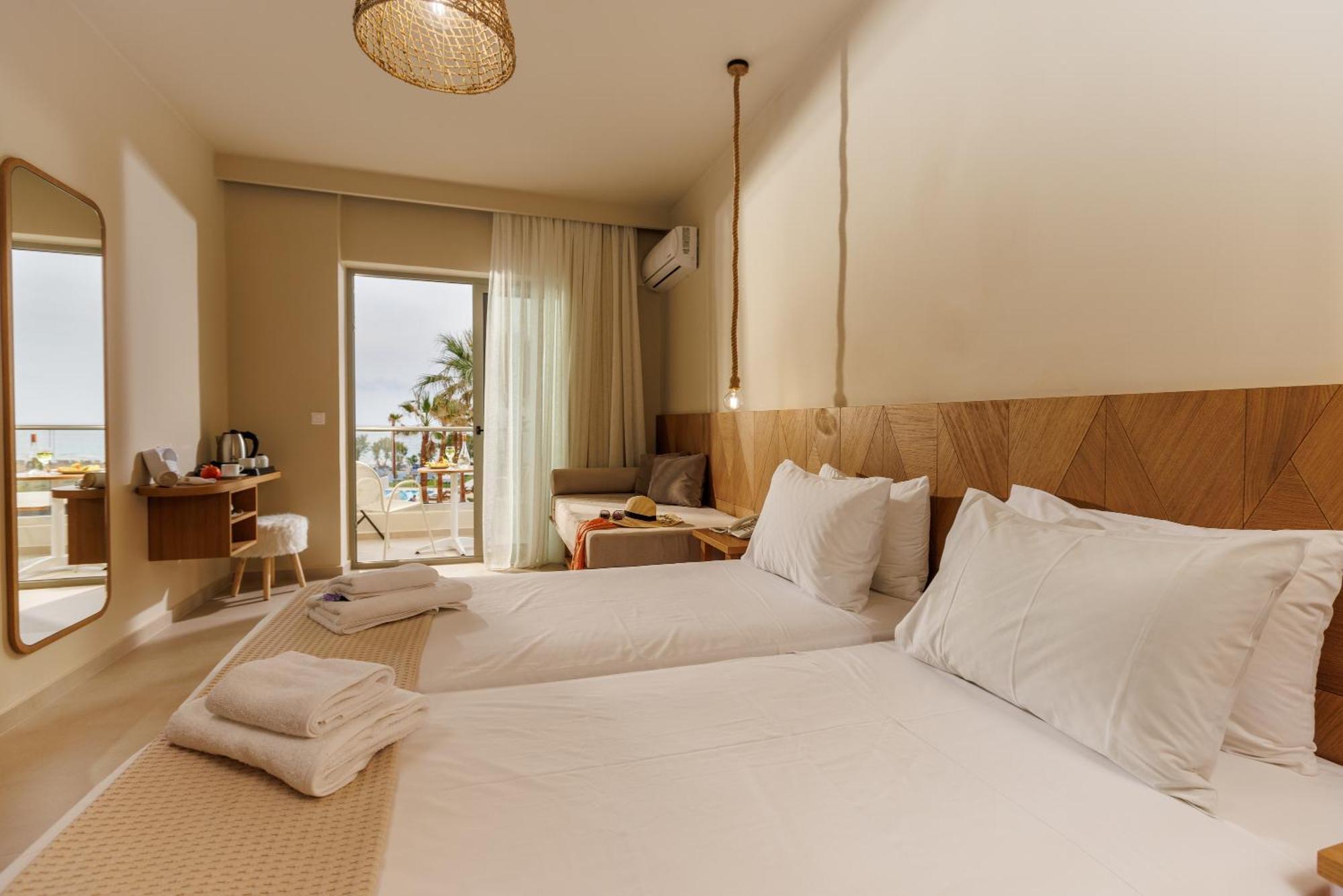 Malia Bay Beach Hotel & Bungalows Exteriör bild