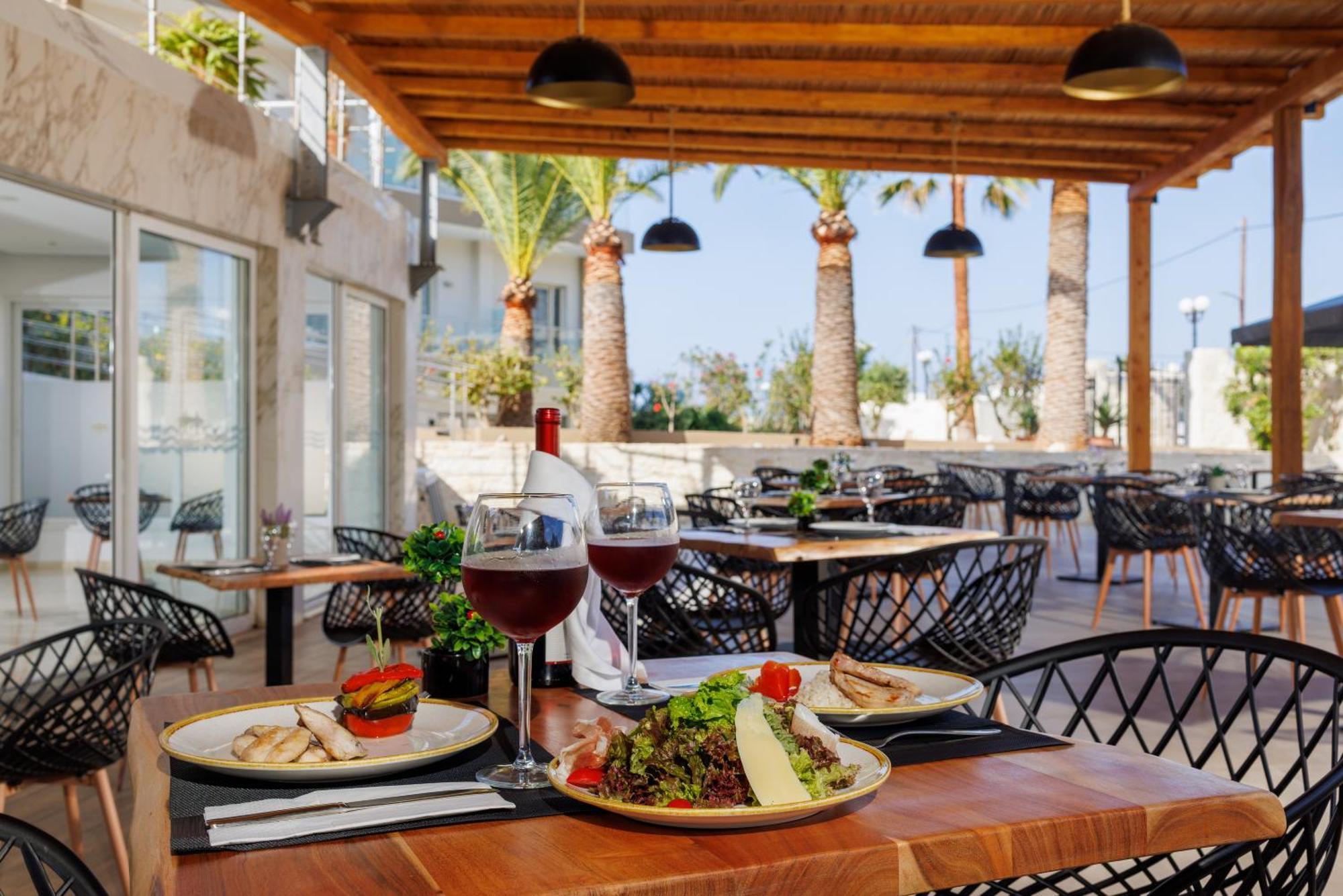 Malia Bay Beach Hotel & Bungalows Exteriör bild