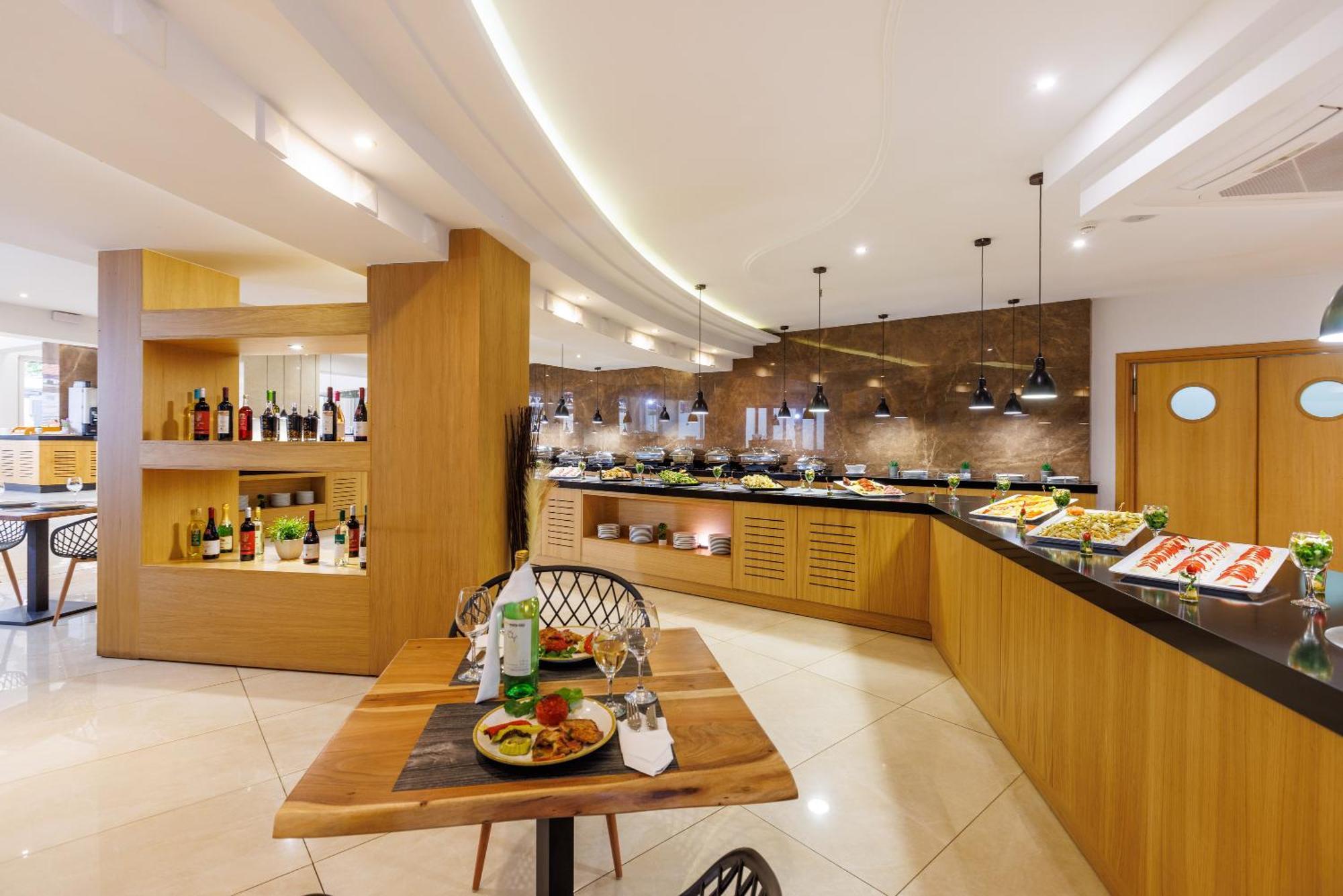 Malia Bay Beach Hotel & Bungalows Exteriör bild