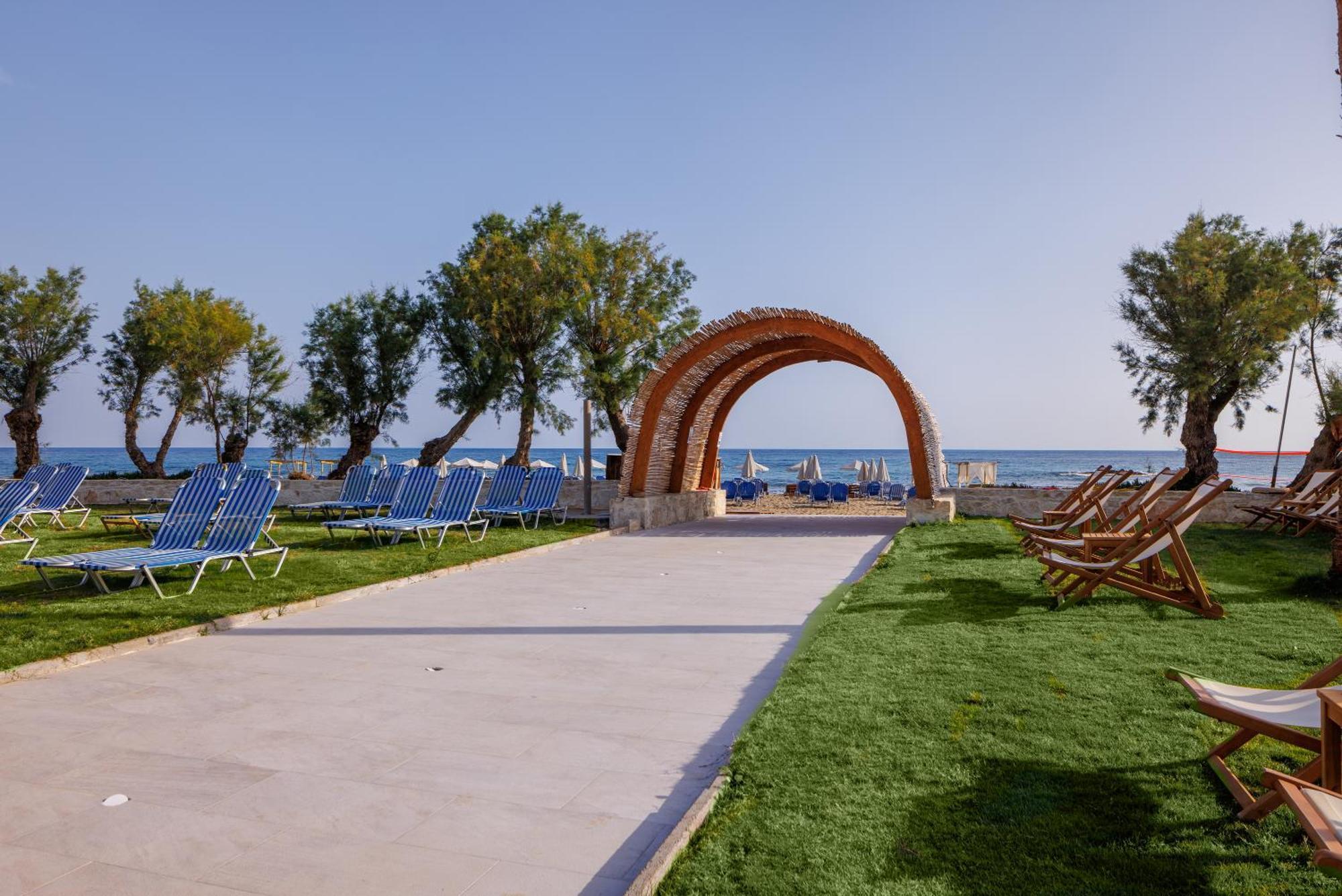 Malia Bay Beach Hotel & Bungalows Exteriör bild